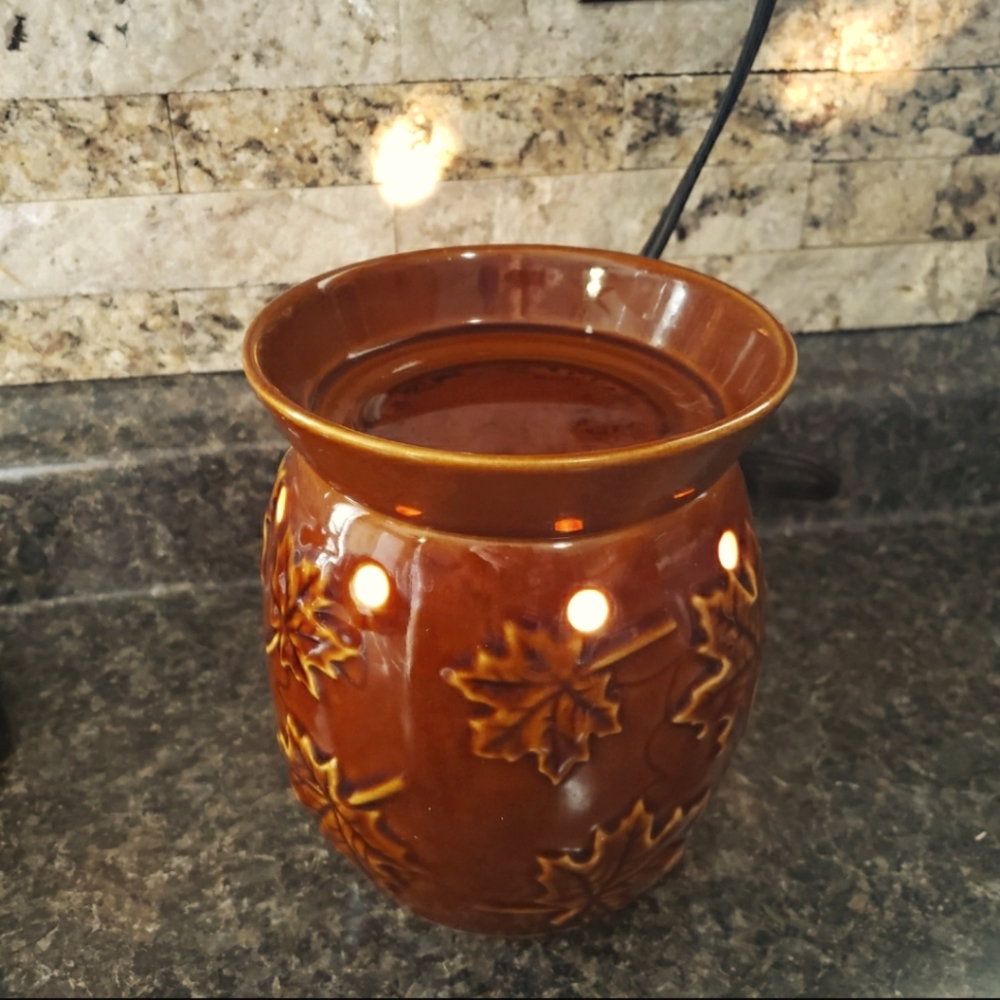 Scentsy Montpelier Full-size Warmer